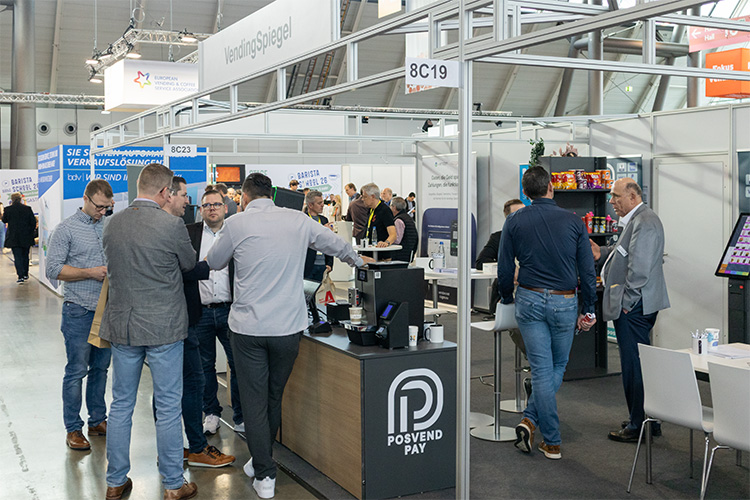 Auf der Konzeptfläche Digital Vending Hub am VendingSpiegel-Messestand standen die Experten von Posvend, Hug-Witschi und Engeltec als Ansprechpartner zu den Themen Vernetzung, Payment und Digitalisierung bereit. Foto: Nolte