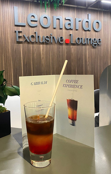 Der „Garibaldi-Kaffee-Cocktail“ war eines der Highlights während der Rhea-Cocktail-Shows am Mailänder Flughafen Linate. Foto: Rheavendors