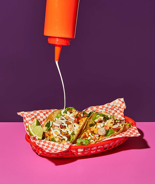 Insgesamt stellt der Trendreport stellt für 2025 vier Trends in den Mittelpunkt: Culinary Roots, Street Food Couture, Borderless Cuisine und Diner Designed. Dabei gibt Unilever Food Solutions Gastronomiebetrieben praktische Tipps, um die neuen Trends einfach umzusetzen. Foto: Unilever Food Solutions